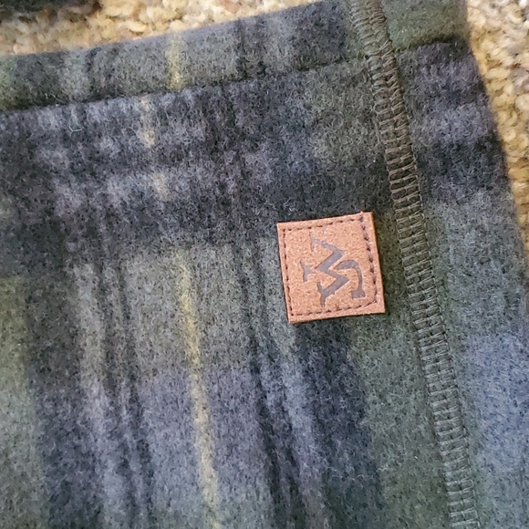 NWT pullover - Picture 3 of 6